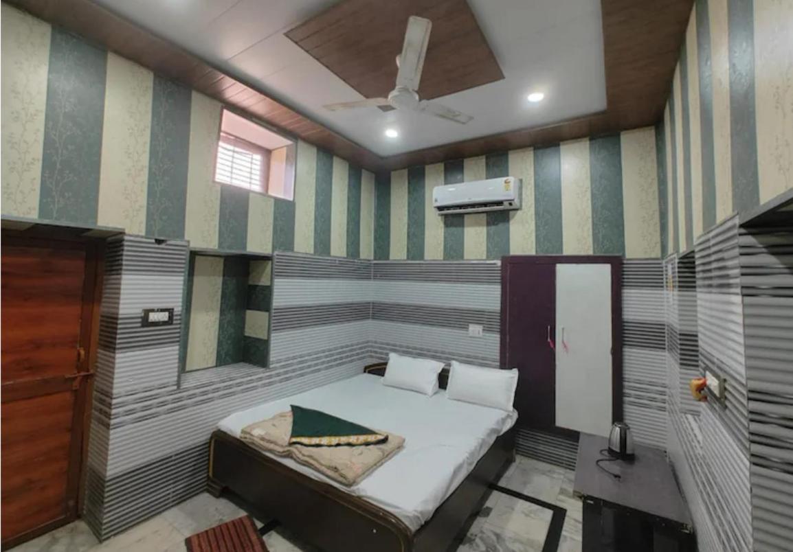 Bhagat Ji Guest House Ayodhya Extérieur photo